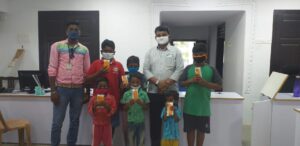 vitamin c அதிகம் உள்ள மருந்து மற்றும் முக கவசம்  வழங்கப்பட்டது.