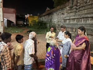 இனிப்பு வழங்கப்பட்டது.