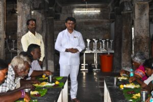 மதிய உணவு அன்னதானம் வழங்கப்பட்டது.