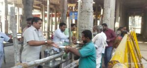 அன்னதானம் வழங்கப்பட்டது.