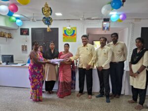 தார்பாய் வழங்கப்பட்டது.