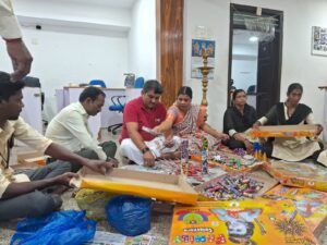 வெடி பேட்டி  பேக்கிங் செய்யப்பட்டது.